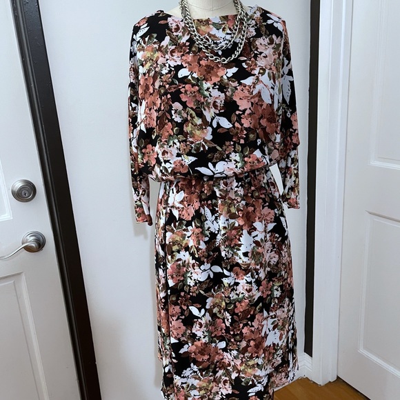 EllumiNation Cinched waist Printed Dress - Picture 2 of 6